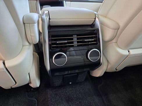 New 2025 Land Rover Range Rover SE AWD/4WD image 12