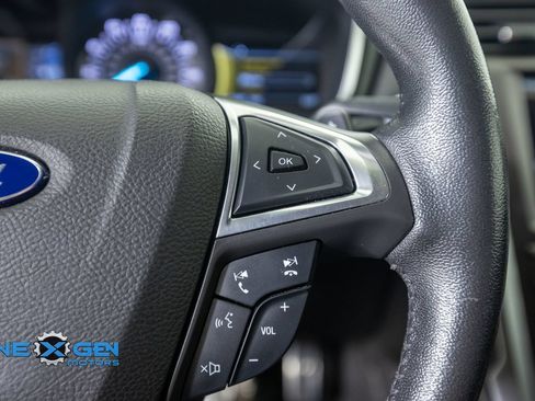 Used 2016 Ford Fusion Titanium FWD image 15