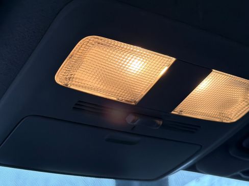 Used 2015 Subaru Forester 2.5i image 25