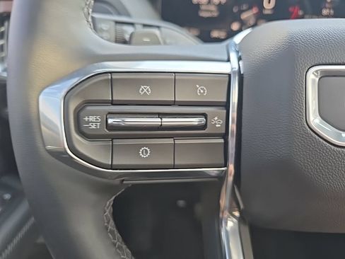 Used 2026 GMC Yukon Denali w/ Sun & Power Step Package AWD/4WD image 23