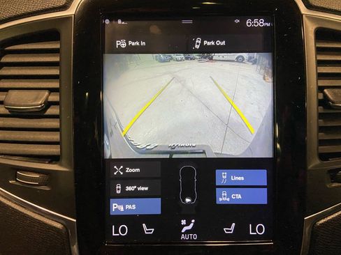 Used 2017 Volvo XC90 T6 Momentum w/ Vision Package image 39