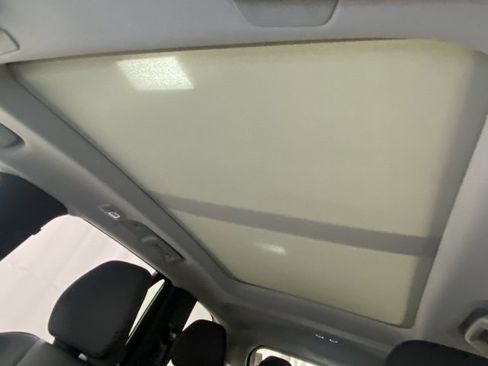 Certified 2025 Volvo XC90 B6 Plus image 28