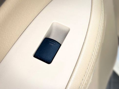 Used 2011 Nissan Armada SV image 50