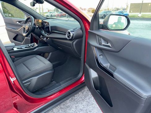 Used 2025 Chevrolet Equinox LT w/ Safety and Technology Package image 27