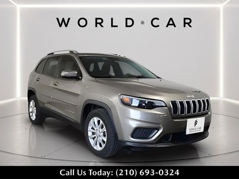 Used 2021 Jeep Cherokee Latitude image 1