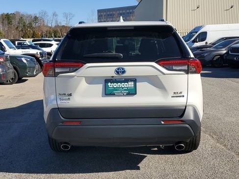Used 2022 Toyota RAV4 XLE Premium image 5
