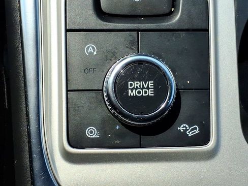 Used 2023 Ford Explorer XLT w/ Equipment Group 202A AWD/4WD image 19