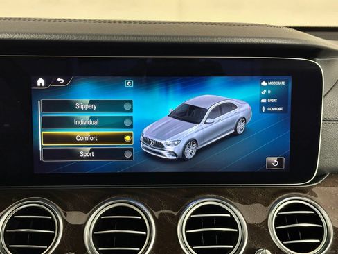 Used 2022 Mercedes-Benz E 53 AMG 4MATIC Sedan image 27
