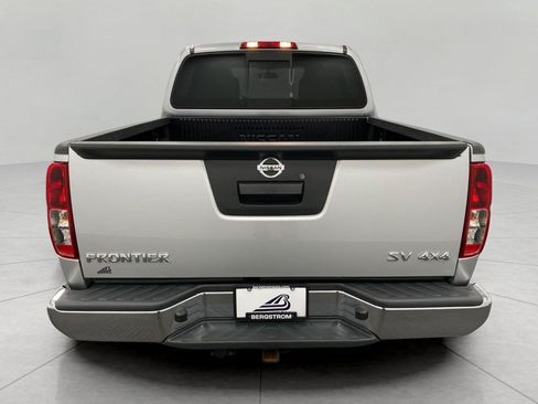 Used 2021 Nissan Frontier SV w/ SV Utility Package AWD/4WD image 6