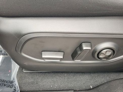 New 2025 Jeep Grand Cherokee Laredo X image 4