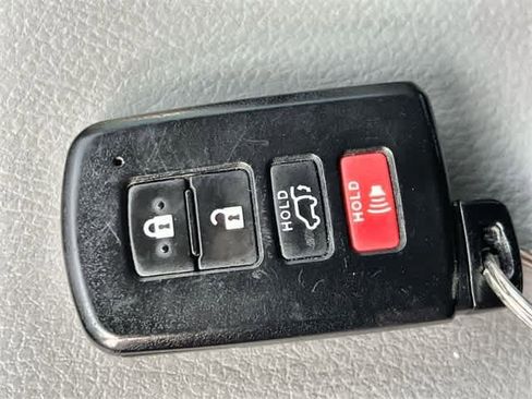 Used 2017 Toyota Highlander XLE image 21