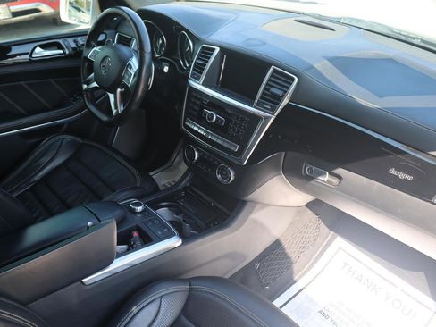 Used 2015 Mercedes-Benz GL 63 AMG 4MATIC image 21