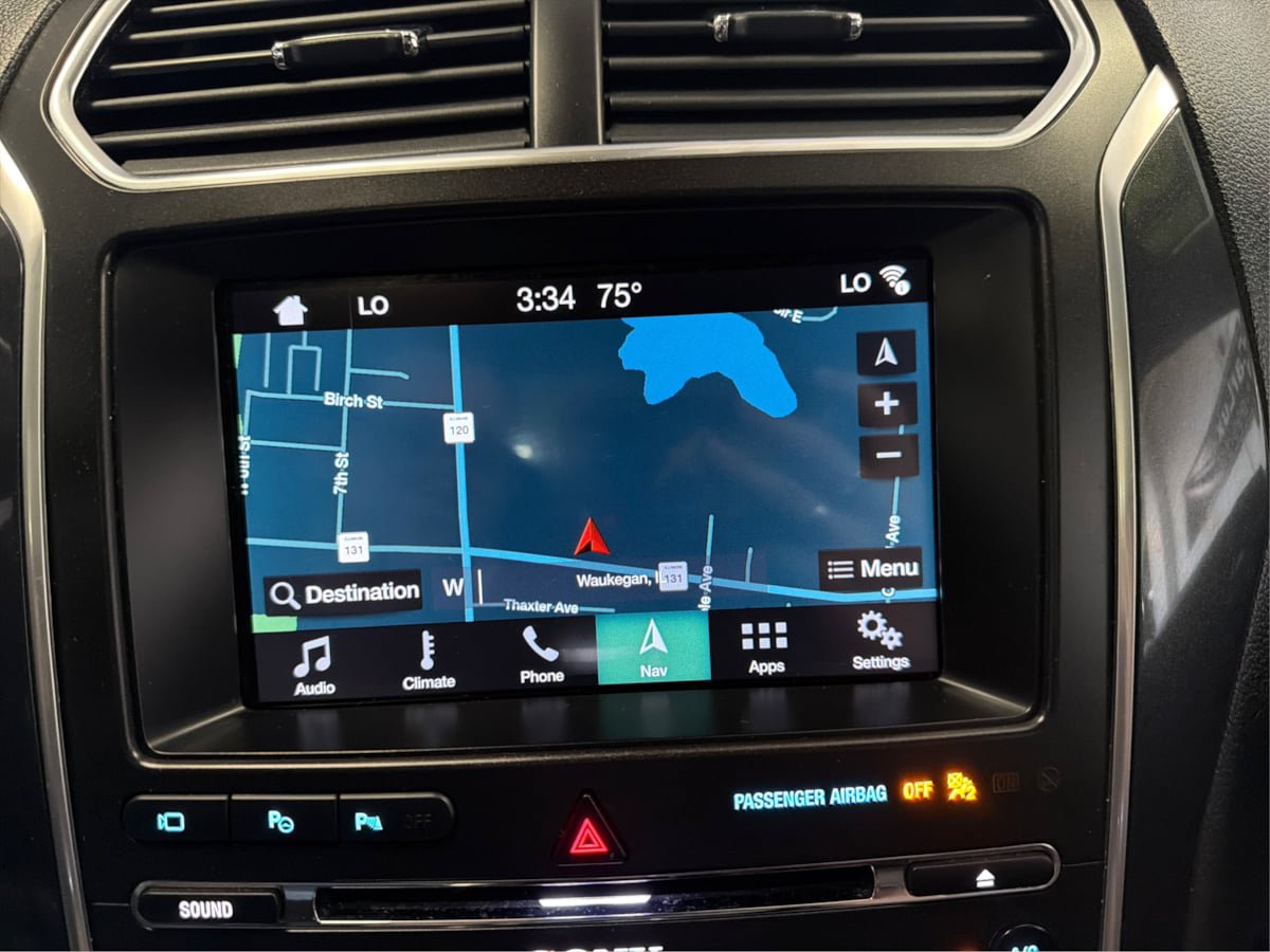 Used 2018 Ford Explorer Limited w/ Equipment Group 301A AWD/4WD image 29