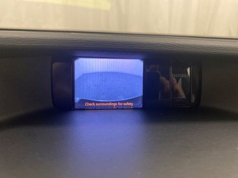 Used 2012 Toyota Sienna LE image 19