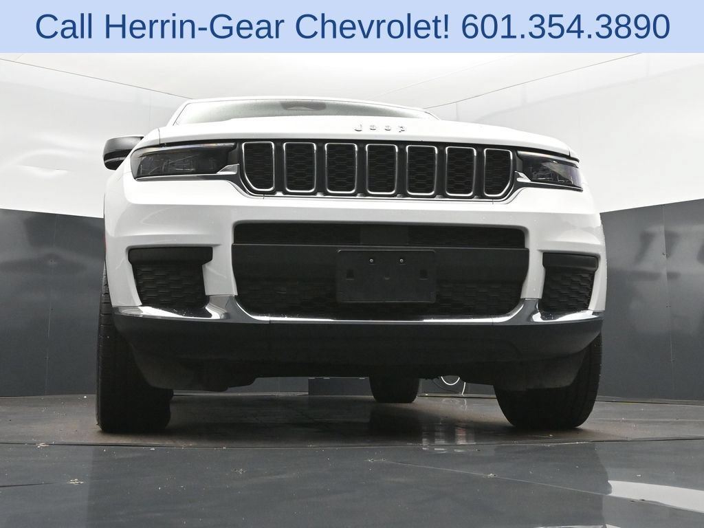 Used 2023 Jeep Grand Cherokee L Laredo RWD image 45