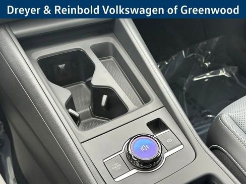 New 2026 Volkswagen Tiguan SE image 18