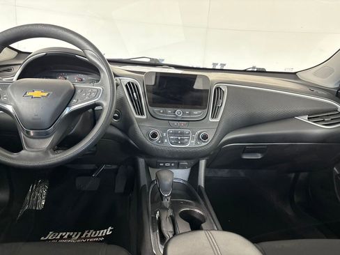 Used 2025 Chevrolet Malibu LT FWD image 19