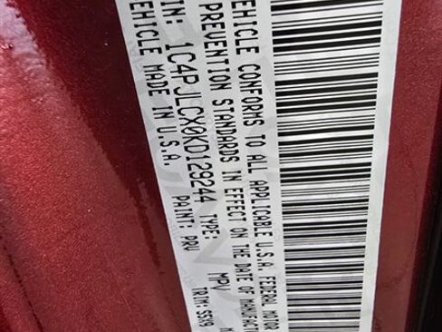 Used 2019 Jeep Cherokee Latitude w/ Cold Weather Group FWD image 38