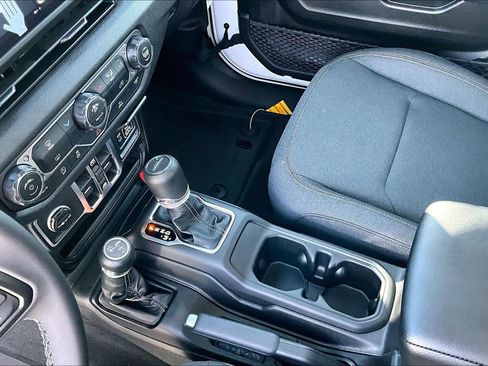 New 2026 Jeep Gladiator Sport image 11