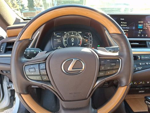 Used 2019 Lexus ES 350 Ultra Luxury image 20