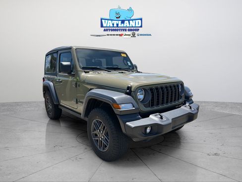 Certified 2025 Jeep Wrangler Sport AWD/4WD image 22
