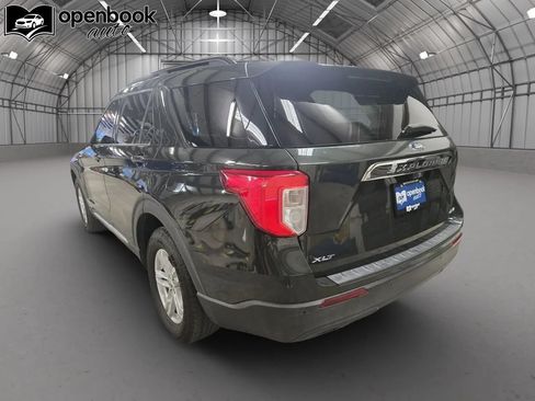 Used 2022 Ford Explorer XLT AWD/4WD image 7
