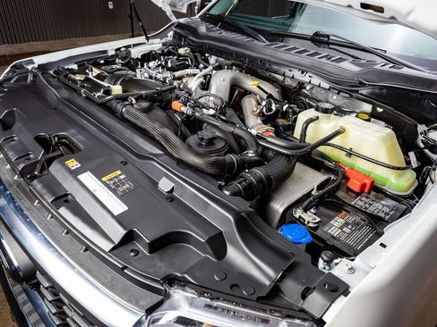 Used 2024 Ford F350 Lariat w/ Chrome Package image 40