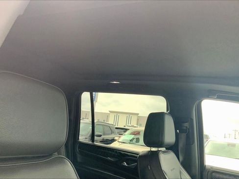 Used 2023 GMC Yukon XL Denali AWD/4WD image 27