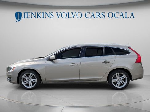 Used 2015 Volvo V60 T5 Premier Plus FWD image 6