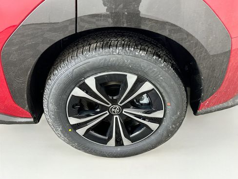 Used 2025 Toyota bZ4X AWD w/ Weather Package image 15