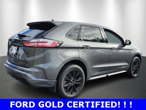 Used 2024 Ford Edge SE w/ Black Appearance Package image 4