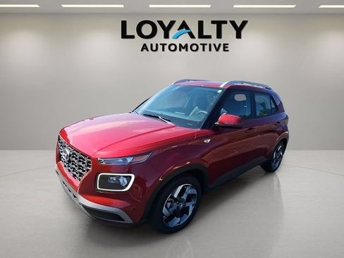 Used 2024 Hyundai Venue Limited FWD image 1