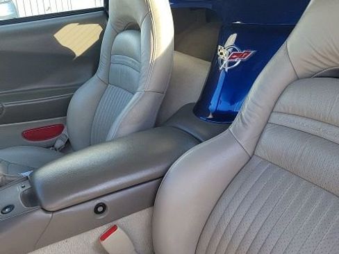 Used 2004 Chevrolet Corvette Convertible w/ Preferred Equipment Group image 4