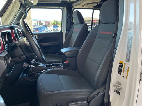 Used 2021 Jeep Gladiator Rubicon w/ Cold Weather Group AWD/4WD image 6