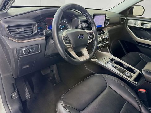 Used 2021 Ford Explorer Limited w/ Equipment Group 301A image 9