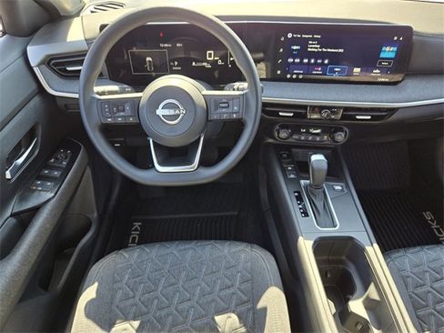 New 2026 Nissan Kicks SV image 7