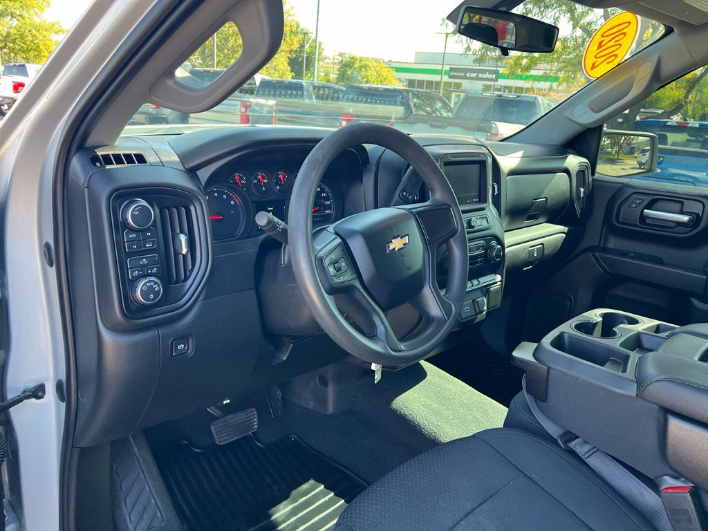 Used 2020 Chevrolet Silverado 1500 Custom w/ Custom Value Package AWD/4WD image 17