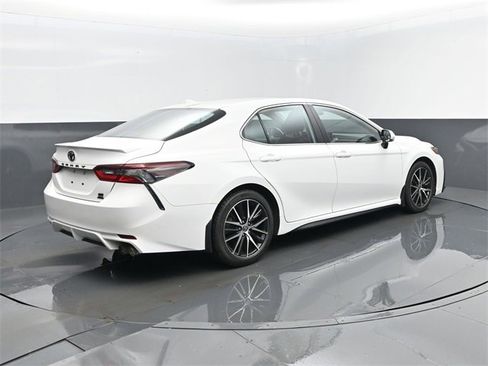 Used 2023 Toyota Camry SE w/ Cold Weather Package image 22