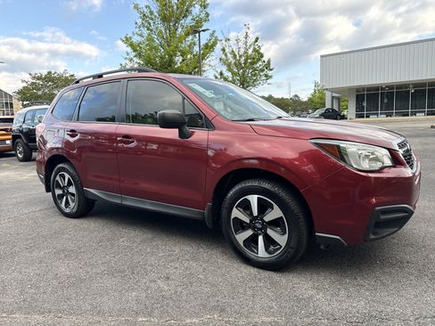 Used 2018 Subaru Forester 2.5i w/ Alloy Wheel Package AWD/4WD image 1