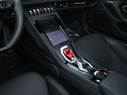 Used 2023 Lamborghini Huracan EVO image 29