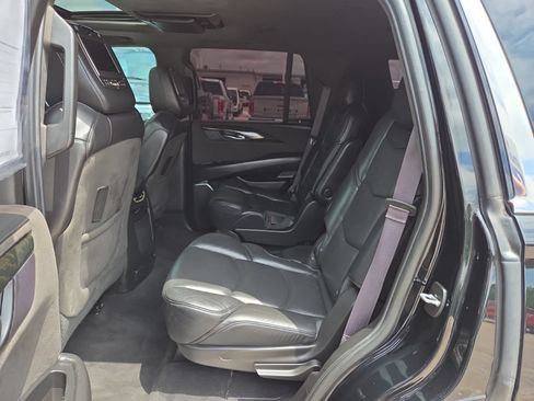 Used 2017 Cadillac Escalade Platinum AWD/4WD image 38