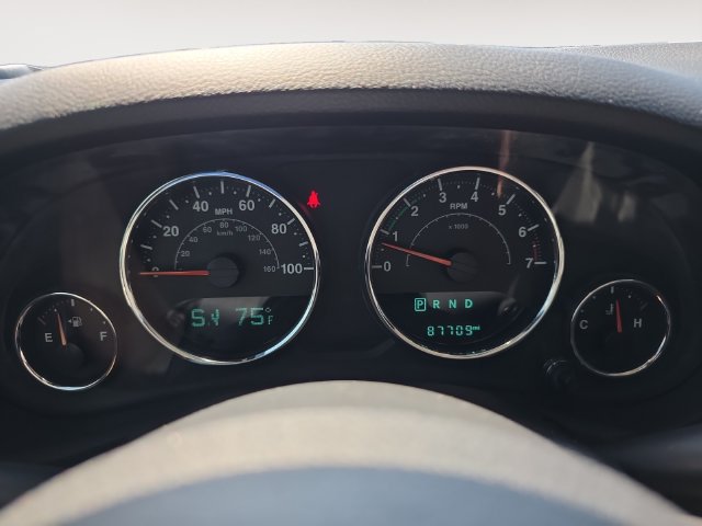 Used 2017 Jeep Wrangler Sahara w/ Connectivity Group AWD/4WD image 20