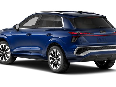 Certified 2026 Audi Q3 quattro 2.0T AWD/4WD image 2