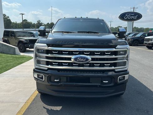Used 2024 Ford F250 Platinum AWD/4WD image 2