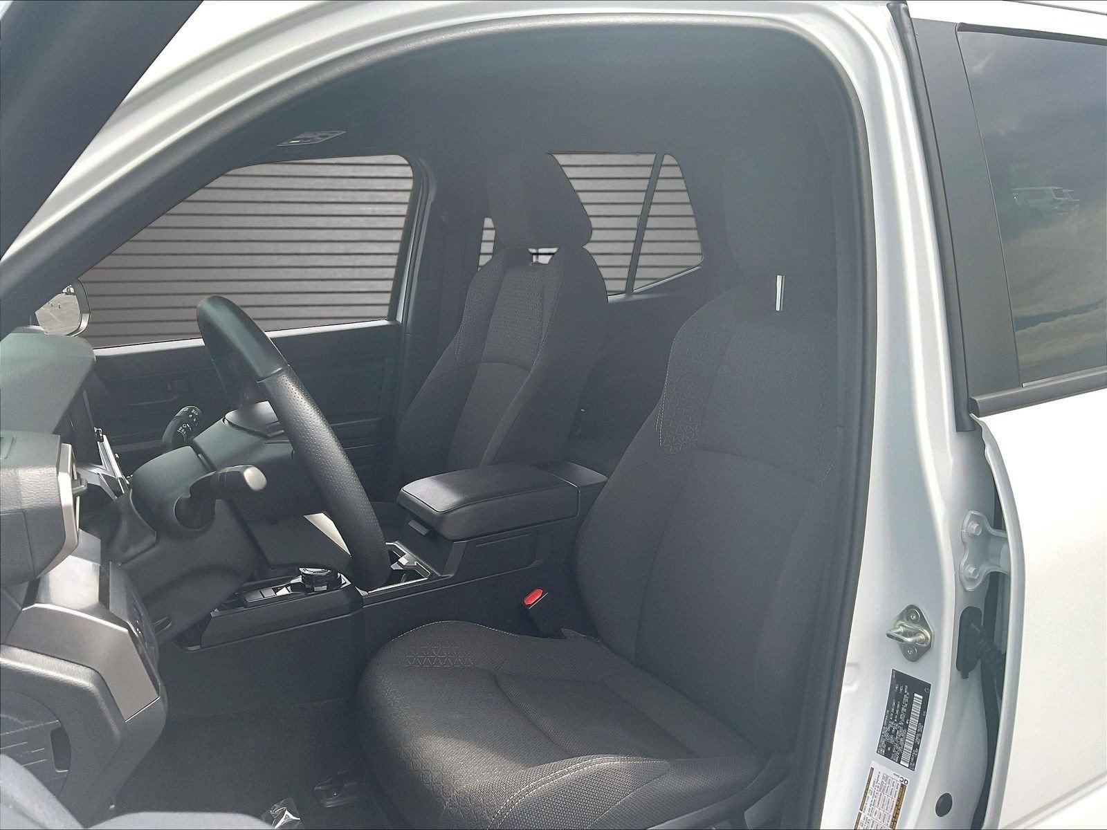 Used 2025 Toyota 4Runner SR5 AWD/4WD image 19