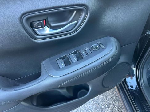 Used 2024 Honda HR-V LX image 17
