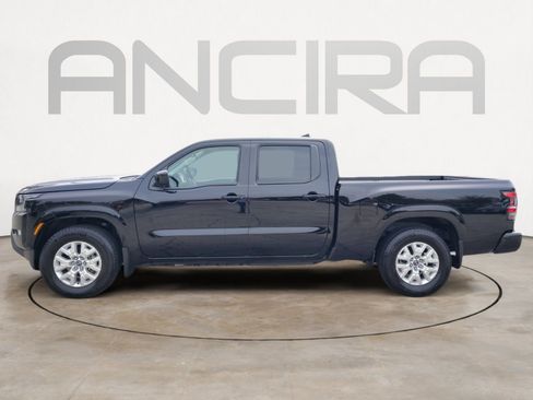 Used 2024 Nissan Frontier SV image 9