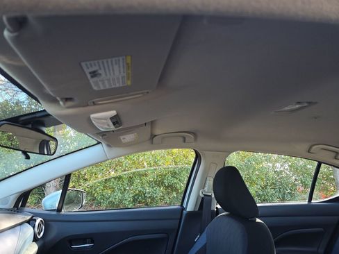 Used 2025 Nissan Versa SV image 8