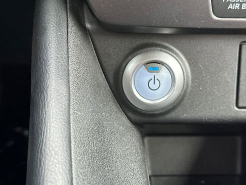 Used 2022 Nissan Leaf S image 22