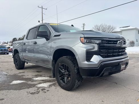 Used 2024 Chevrolet Silverado 1500 LT Trail Boss w/ Convenience Package II image 3